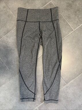 Athleta Heathered Gray Black Capri Leggings with Black Contrast Seams